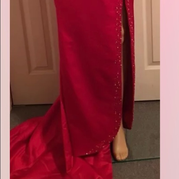 Cire Beautiful Sexy Long Red Formal Dress / Gown Size 8 - Picture 2 of 11